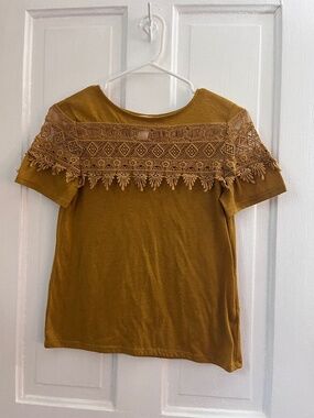 H&M mustard yellow lace front top size XS